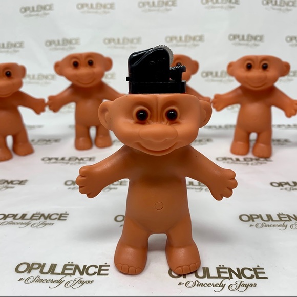 Trolls Lighter Holder - Picture 2 of 3